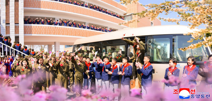 5-청춘시절을 혁명의 총대와 함께